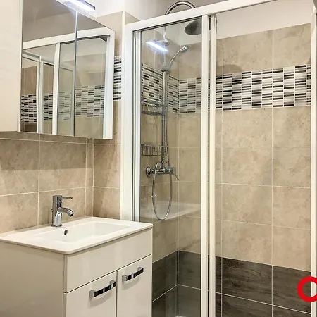 Avec Terrasse, Piscine Et Parking A - Fr-1-647-36 Apartamento *